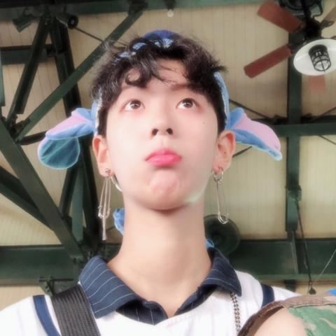 情头 单人 一人一半 情头真人单人一人一张