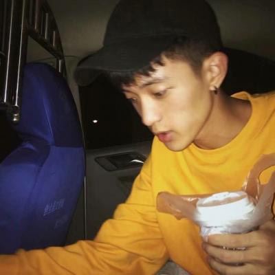 情头韩系一人一张分开 情头一对两张分开个性