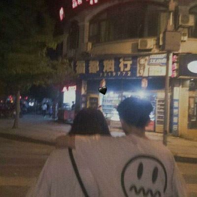 2022年最火爆的情侣头像背影 2022最潮头像女背影