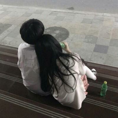 2022年最火爆的情侣头像背影 2022最潮头像女背影