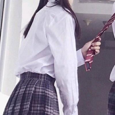 情侣头像身体部位一人一半 情侣头像 一男一女情头部位