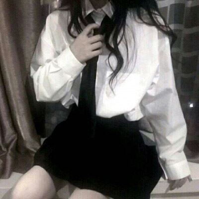 情侣头像身体部位一人一半 情侣头像 一男一女情头部位