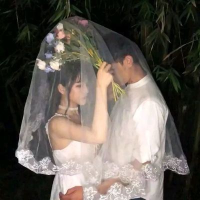 穿婚纱的情侣头像一对两张婚纱系情头一左一右 穿婚纱的情侣头像一男一女两张