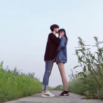 情侣头像真人一人一半 情侣头像真人一人一半动漫