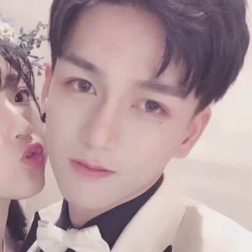 情侣头像真人一人一半 情侣头像真人一人一半动漫