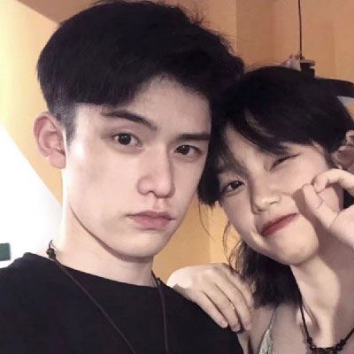 头像图片情侣 双人 一人一半个性 个性搞怪情侣头像两张