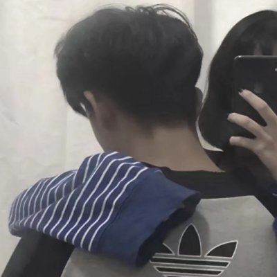 手机挡脸情侣头像大全 单人 情侣头像用手机挡脸
