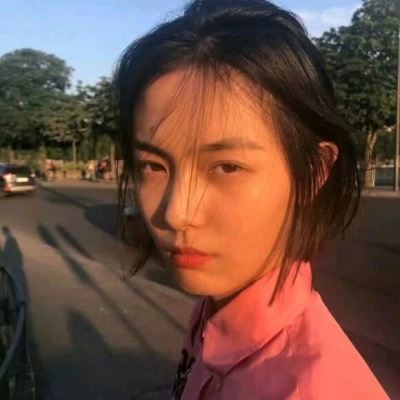 成熟高雅女人微信头像动漫 