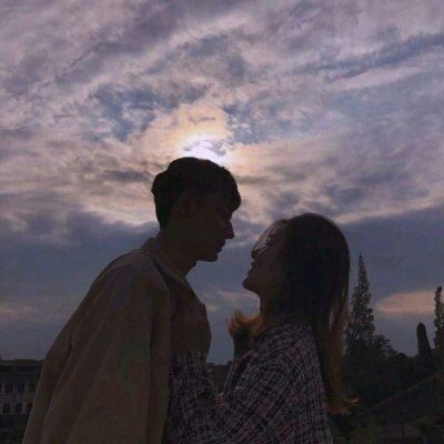 暧昧接吻情侣头像一对两张一张两人 情侣头像亲吻两张