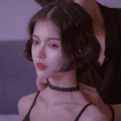 暧昧接吻情侣头像一对两张一张两人 情侣头像亲吻两张