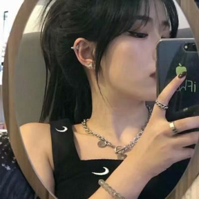 禁欲风格女头动漫 禁欲风格女头抽烟