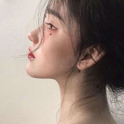 非常丧又霸气的真人女生头像 丧气头像 真人女