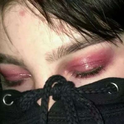 非常丧又霸气的真人女生头像 丧气头像 真人女