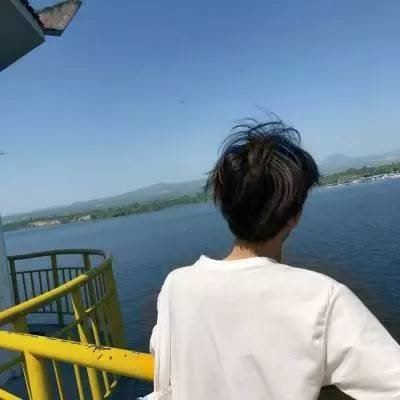 新款情侣头像一人一张 时尚情侣头像一人一半恩爱 高清