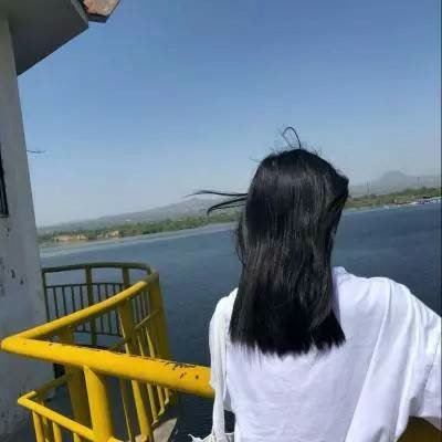 新款情侣头像一人一张 时尚情侣头像一人一半恩爱 高清