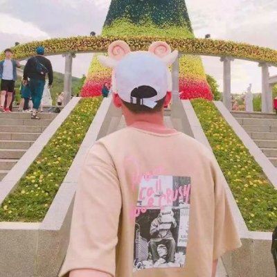 新款情侣头像一人一张 时尚情侣头像一人一半恩爱 高清