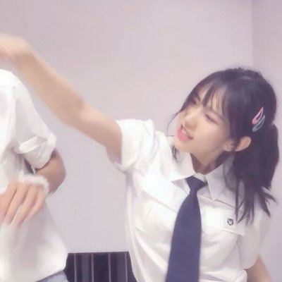 00后qq情侣头像一人一半儿 00后qq情侣头像初中