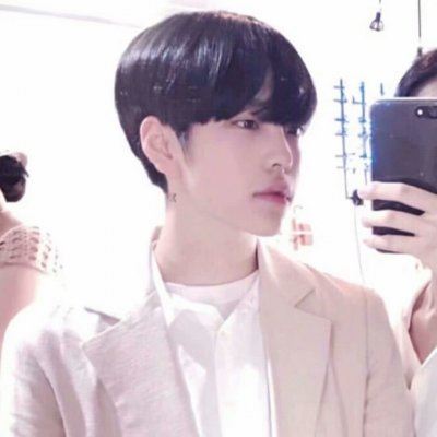 00后qq情侣头像一人一半儿 00后qq情侣头像初中