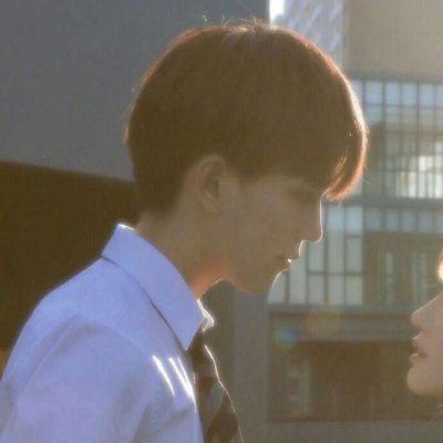 唯美意境情侣头像一男一女一对版 唯美意境情侣头像背影