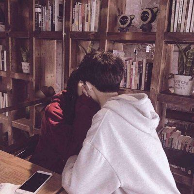 情侣恩爱接吻情头一对 甜蜜的情侣头像接吻 双人