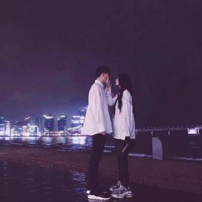 情侣恩爱接吻情头一对 甜蜜的情侣头像接吻 双人