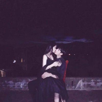 情侣恩爱接吻情头一对 甜蜜的情侣头像接吻 双人