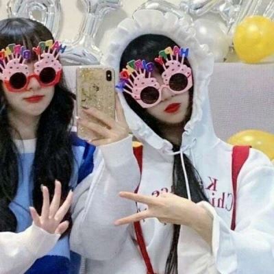 闺蜜头像一左一右个性 真人 好看的闺蜜头像真人 二人 一左一右