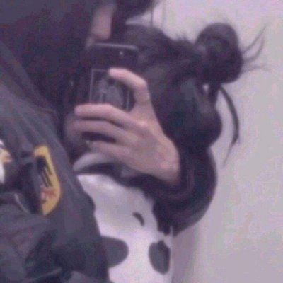 情侣头像拿手机的一对 手机控情头一人一张情侣头像