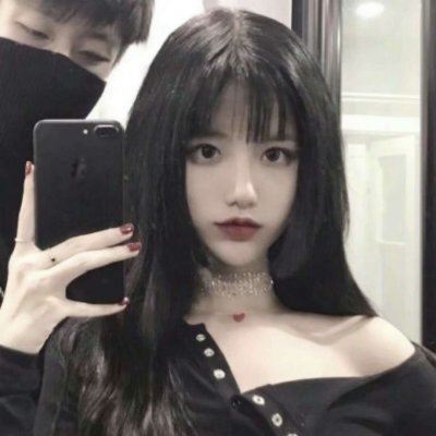 情侣头像拿手机的一对 手机控情头一人一张情侣头像