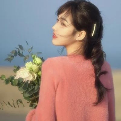 温柔唯美女生头像动漫 很温柔的女生头像