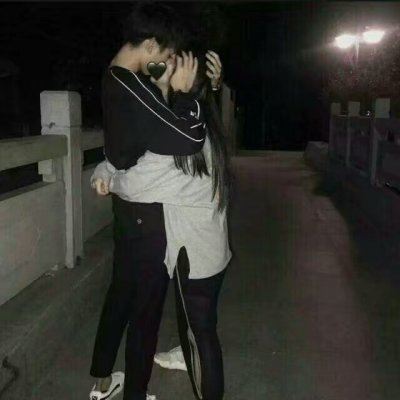 情头手机挡脸一对两张 手机挡脸情侣头像一男一女