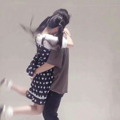 qq情头情侣双人一人一张 qq情头 双人