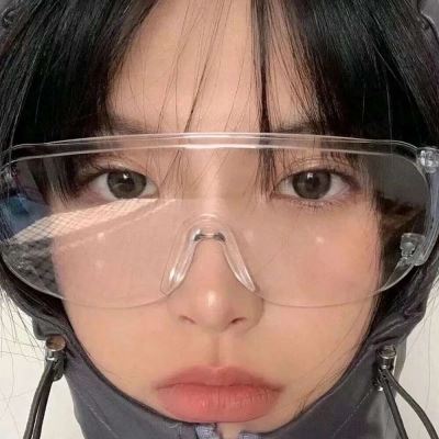 非常酷的微信头像图片女生 微信头像图片 酷女孩