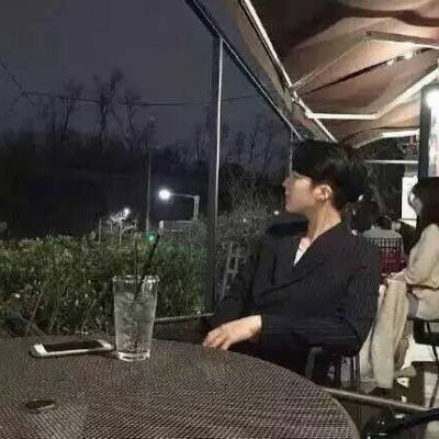 一人一个的情头 超好看情侣头像一人一张