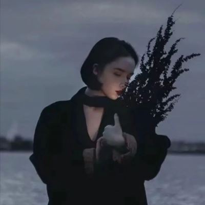 微丧干净女头像动漫 微丧干净女头动漫