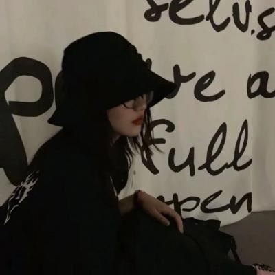 微丧干净女头像动漫 微丧干净女头动漫