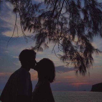 时尚好看的情侣头像一男一女 时尚好看的情侣头像一左一右