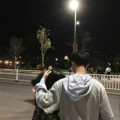 时尚好看的情侣头像一男一女 时尚好看的情侣头像一左一右