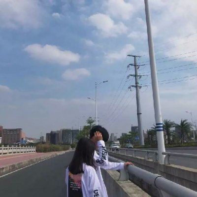 唯美情侣头像背影一对 情侣头像图片一人一张背影