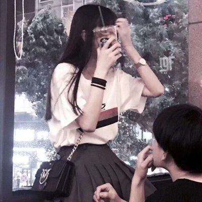 真人情侣头像一对手机挡住脸 情头手机挡脸头像