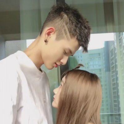 拥抱在一起的情侣头像 真人版 拥抱在一起的情侣头像一对