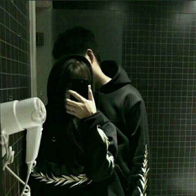 手机挡脸情侣头像大全 用手机挡住脸的头像女霸气