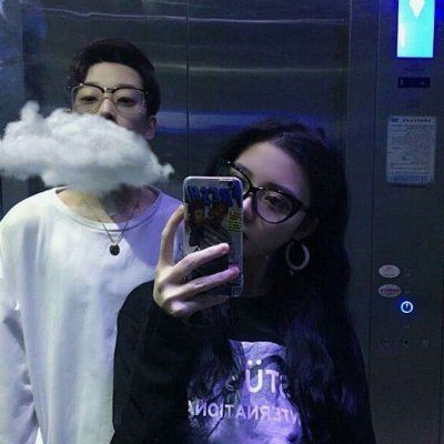 手机挡脸情侣头像大全 用手机挡住脸的头像女霸气