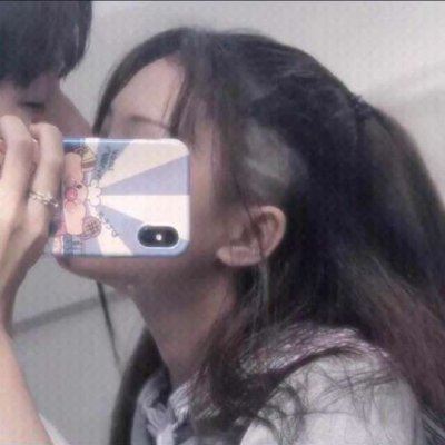 情侣头像 一男一女情头非主流 拿手机的头像女 情侣