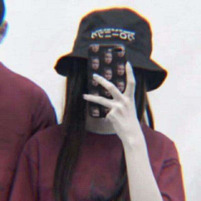 情侣头像 一男一女情头非主流 拿手机的头像女 情侣
