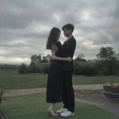 黑白高清情侣头像一男一女 黑白系情侣头像高清