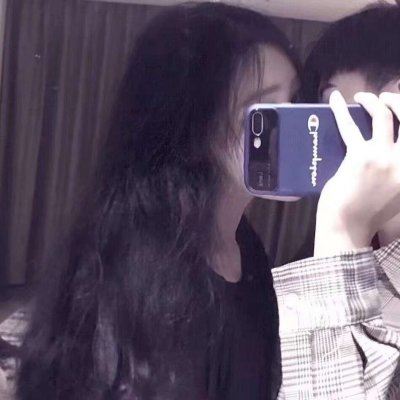 情头手机遮脸一男一女 情头白色简单干净一对