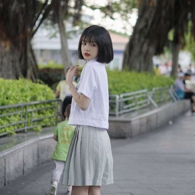 同一个小姐姐系列头像10张 我头像是个小姐姐