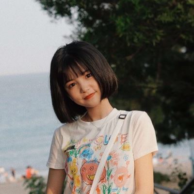 同一个小姐姐系列头像10张 我头像是个小姐姐