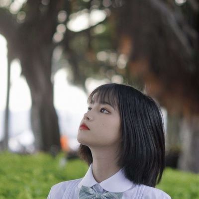 同一个小姐姐系列头像10张 我头像是个小姐姐